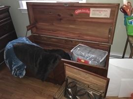 Vintage Lane Cedar Chest + blankets