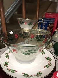 MCM Christmas servingware