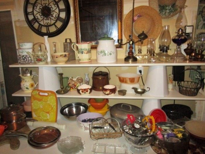 Kitchen items, wall decor, kerosene lamps
