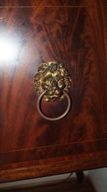 Great Old Lion Pulls