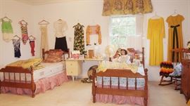 Darling 40's maple bedroom suite