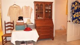 Darling Maple Secretary