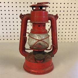 Antique Oil or Kerosene Lamp https://ctbids.com/#!/description/share/51286