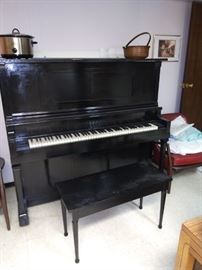 VINTAGE PIANO FREE TO FIRST PERSON THAT TAKES IT