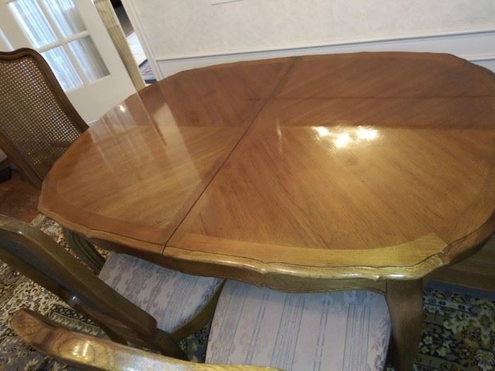 Thomasville Dining Room Table