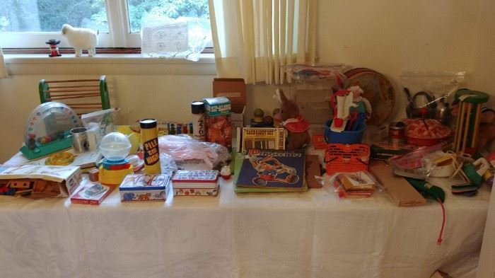 More games and vintage toys--really good condition