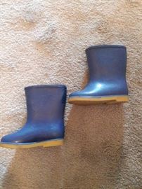 Cutest rainboots for your little one ever!