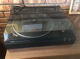 OPTONICA TURNTABLE RP-3300