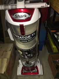 SHARK ROTATOR XL VACUUM CLEANER 