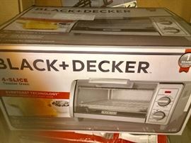 BLACK AND DECKER TOASTER OVEN