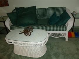 Quality Wicker Sofa & Coffee Table