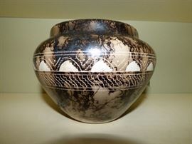 Close-up of Navajo pot by J Davis