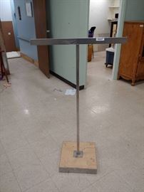 Clothes Merchandiser..