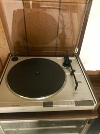 Magnavox Stereo Turntable