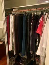 WOMENS CLOTHING SIZE SMALL, 0.  SOME MEDIUM.  GOOD BRANDS INCLUDING CHICO