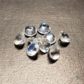 Moonstones / Genuine Moonstones, 4mm Rounds, Approx 1.5 cts
