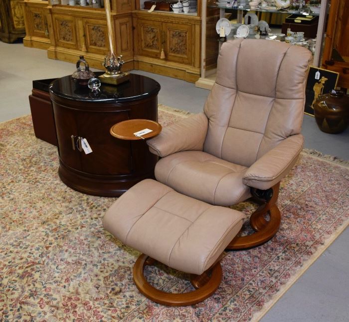 Stressless type of chair