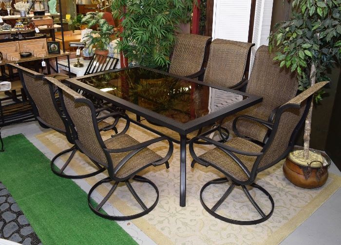 Outdoor chair with 6 swivel chairs