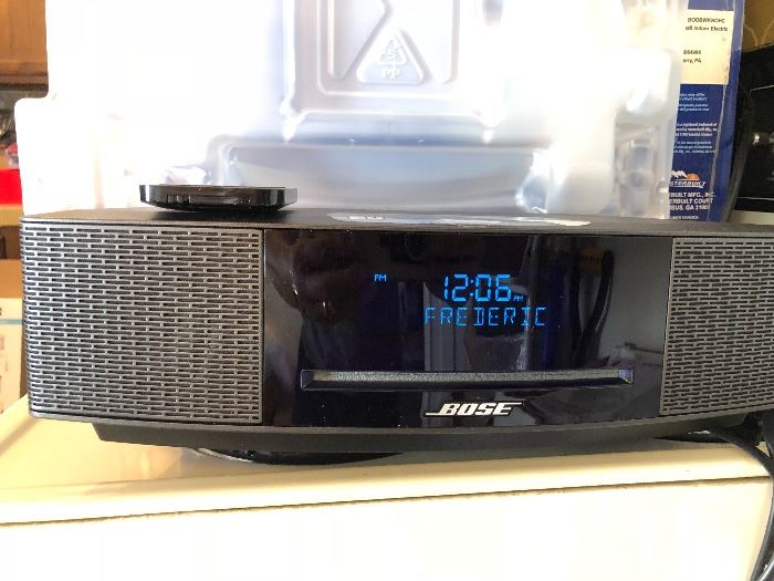BOSE Radio with CD - High End Model -Brand New - Room Full Clear and Accurate Sound