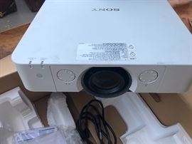SONY  Projector  VPL FX 30