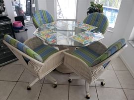 FLORIDA STYLE DINETTE SET