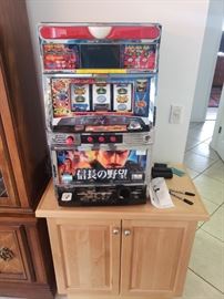 2003 SLOT MACHINE WORKS GREAT