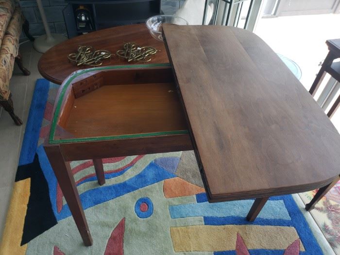 ANTIQUE FROM THE 40'S FOLDING CARD TABLE