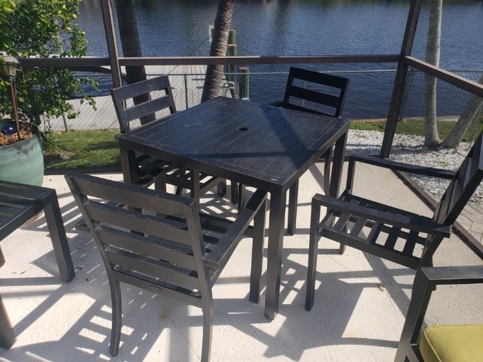 PIER ONE SET