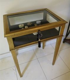 Art Deco Gilt Vitrine Table from Ann Hauk