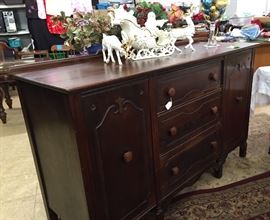 Mahogany Buffet/Sideboard, Christmas Santa, Sled Reindeer Ceramic