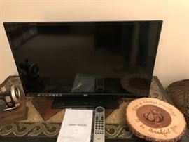 RCA flatscreen TV 32"