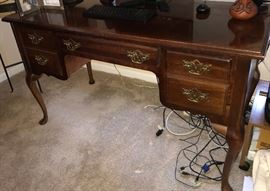 Bassett Queen Anne ladies desk