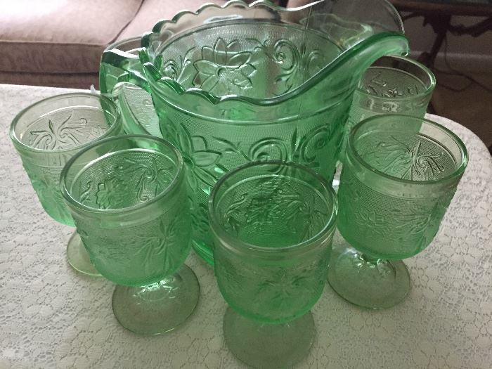 Tiara Glass "Chantilly Green" pitcher and glass set 