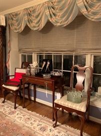 Dining room accessories and furniture