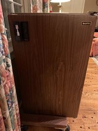 Dorm refrigerator