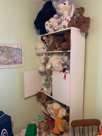 Lots of stuffed animals. Large selection of Beenie Babies