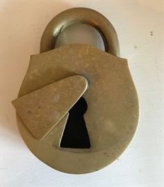 Brass lock design ashtray