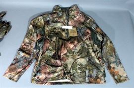 Kings Camo Mountain Shadow Hunter Series 1/4 Zip Pullover, Insulated Gloves, and Cotton Long Sleeve Tee, All Size Large and New with Tags