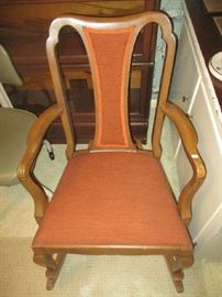 Arm dining room chair