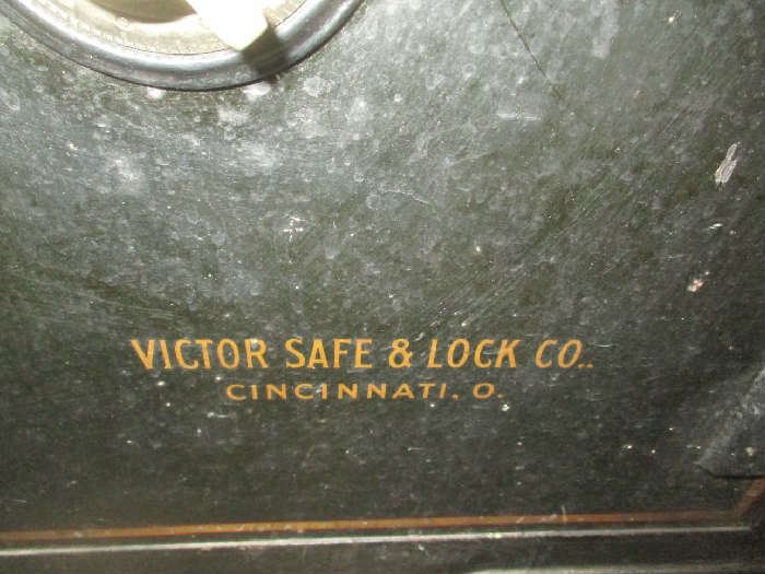Floor safe, Victor safe and Lock Company
