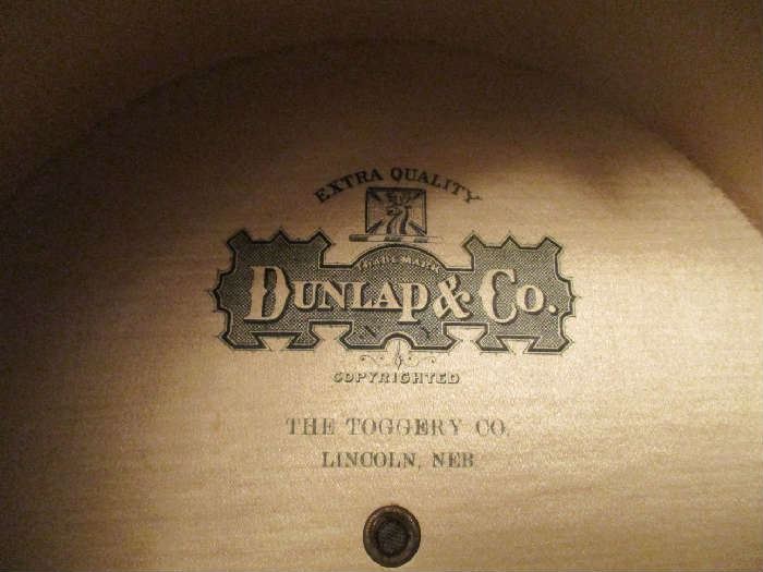 Label inside top hat