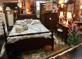 3-Piece Mahogany Antique Bedroom Suit, Full Size, w/ Dressing Table and Chest 