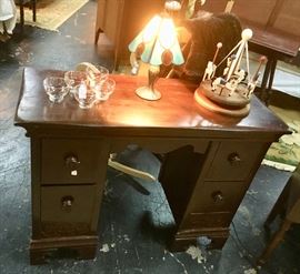 Small Curved Front Desk with 4 Drawers