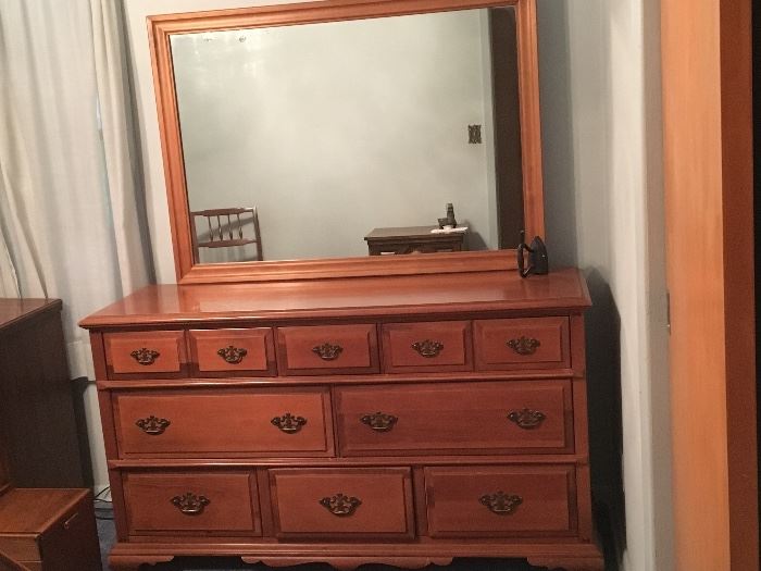 10 drawer Large dresser with Mirror 