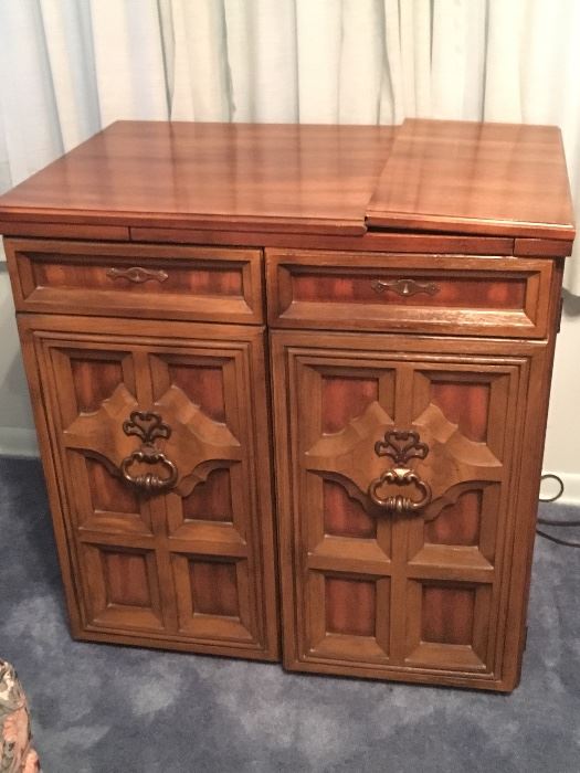 Sewing machine and contents in cabinet - Very nice piece