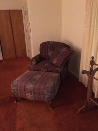 Chair with Ottoman and 2 pillows