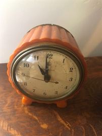 Original vintage Bakelite clock by General Electric