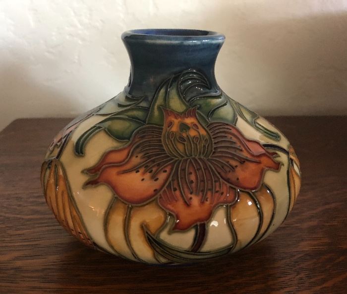 Moorcroft art pottery vase, England