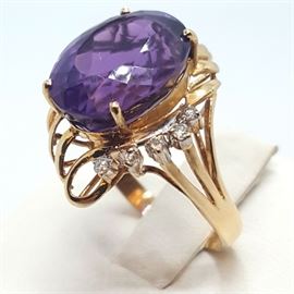 14K Yellow Gold and Amethyst Ring