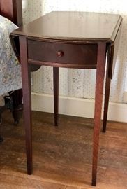 Small mahogany side table, one drawer